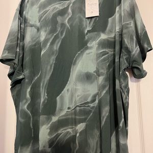 NWT BuffBunny Transcend Tee green quartz